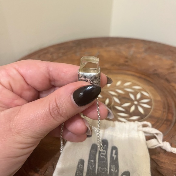 Numi olive necklace - Picture 5 of 6